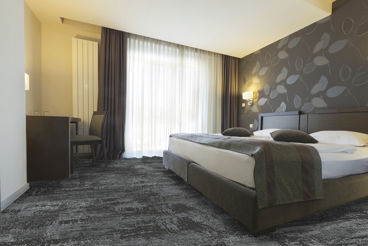 300 dpi 4A3U RoomSet carpet LEON 990 GREY 1 web